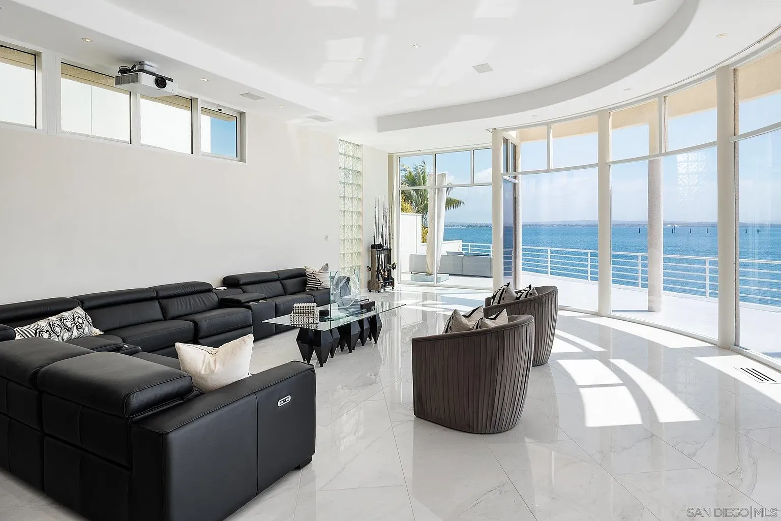 Indoor-outdoor transition in Coronado home